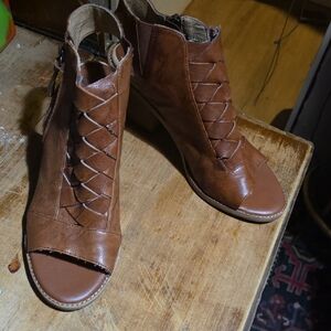 McKennaSofft Brown Woven Open-Toe Heeled Sandals